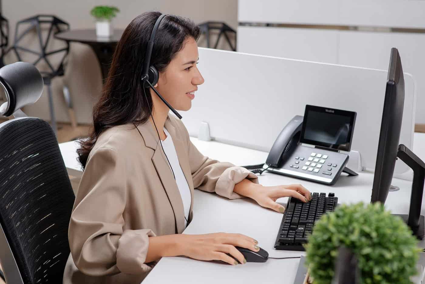 Using Yealink at desk